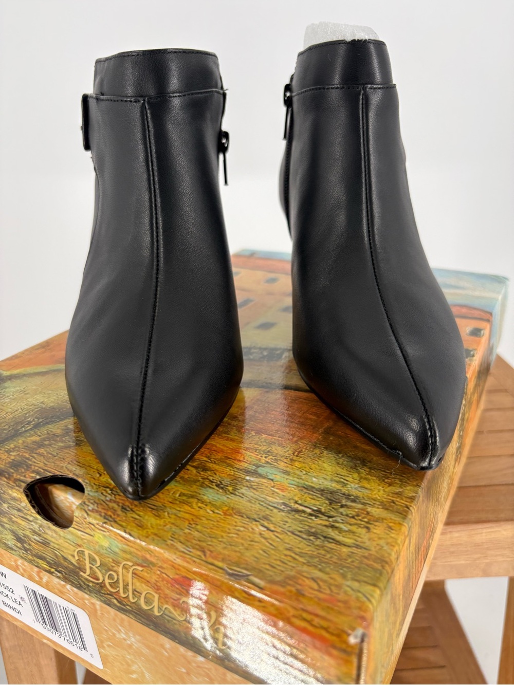 New women’s Bella Vita Black Leather Pointed Toe Ankle Boots size 7 W - Picture 6 of 8